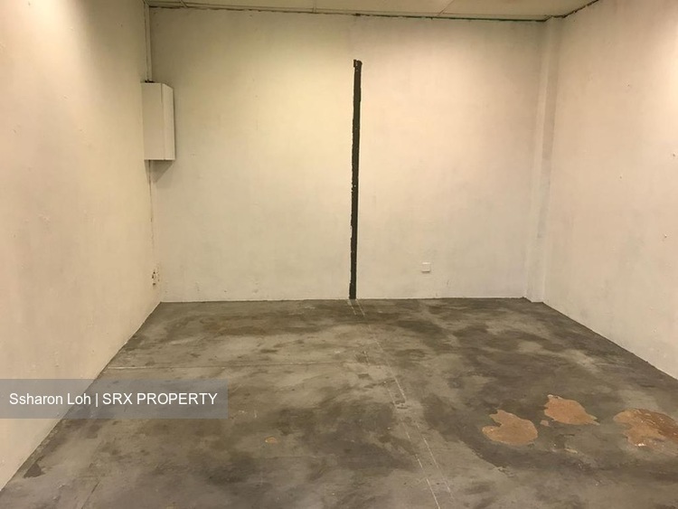 Lucky Plaza (D15), Retail #544347021